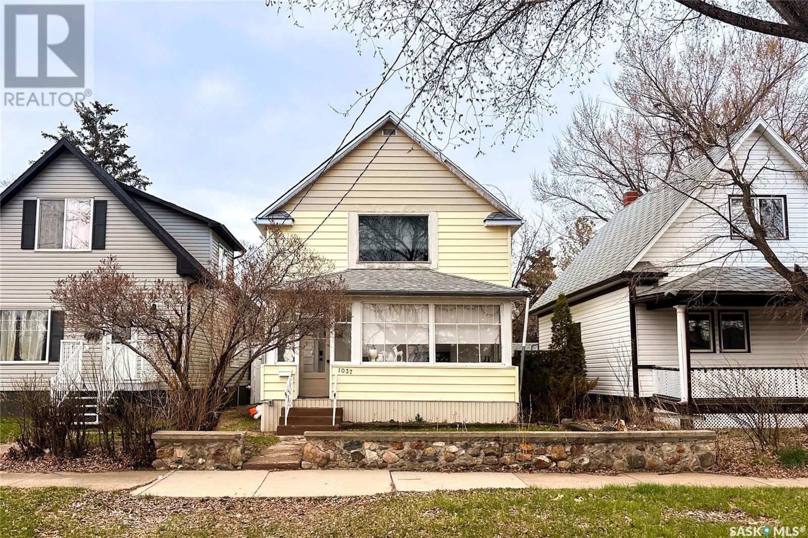 1037 3RD AVENUE Image 1