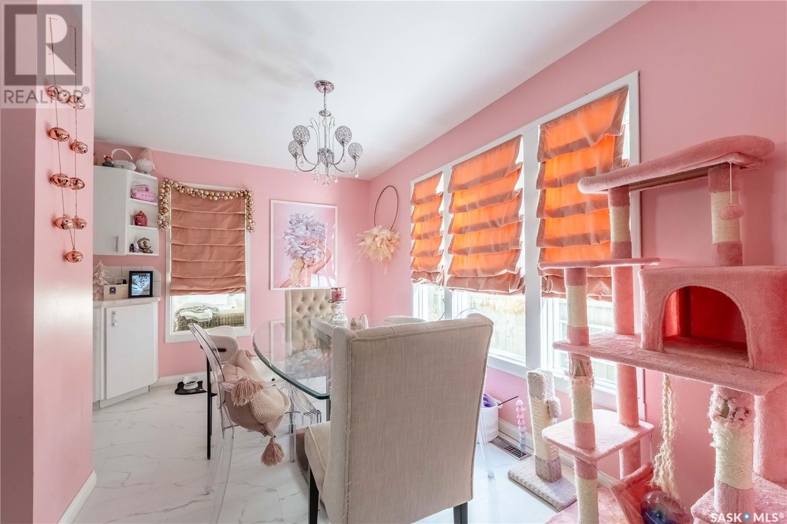 1037 3RD AVENUE Image 15