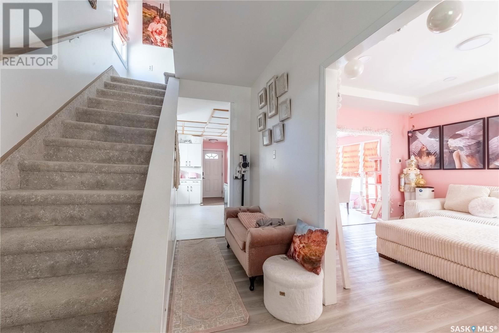 1037 3RD AVENUE Image 21