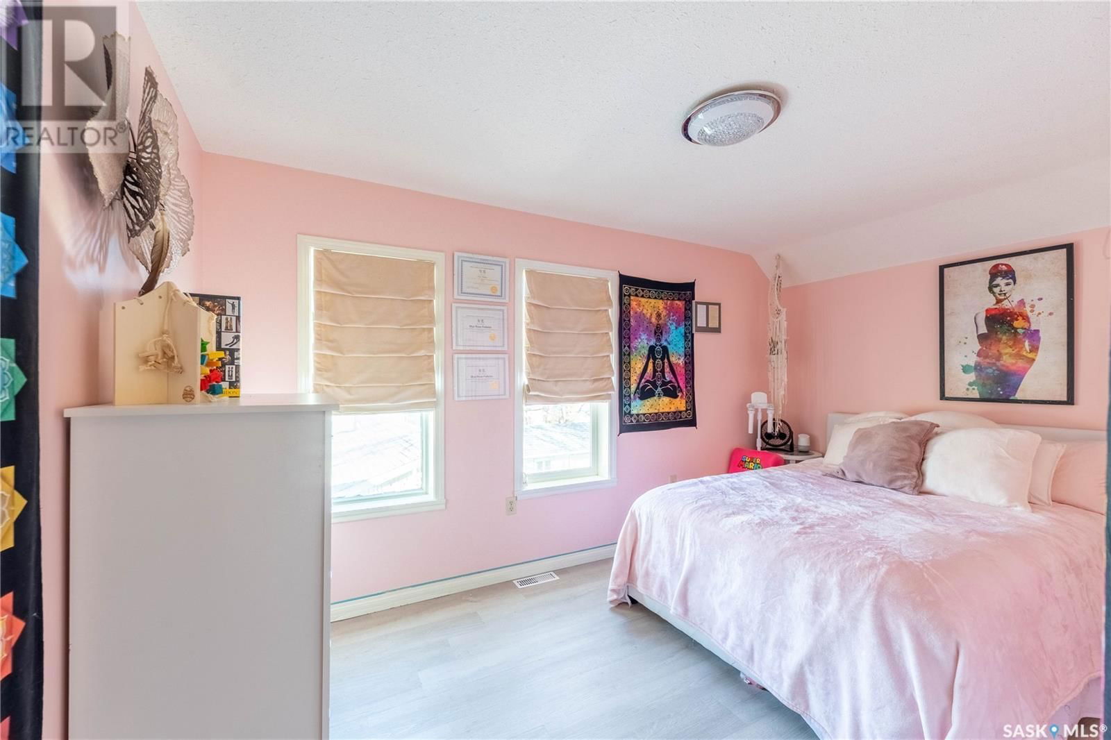 1037 3RD AVENUE Image 23
