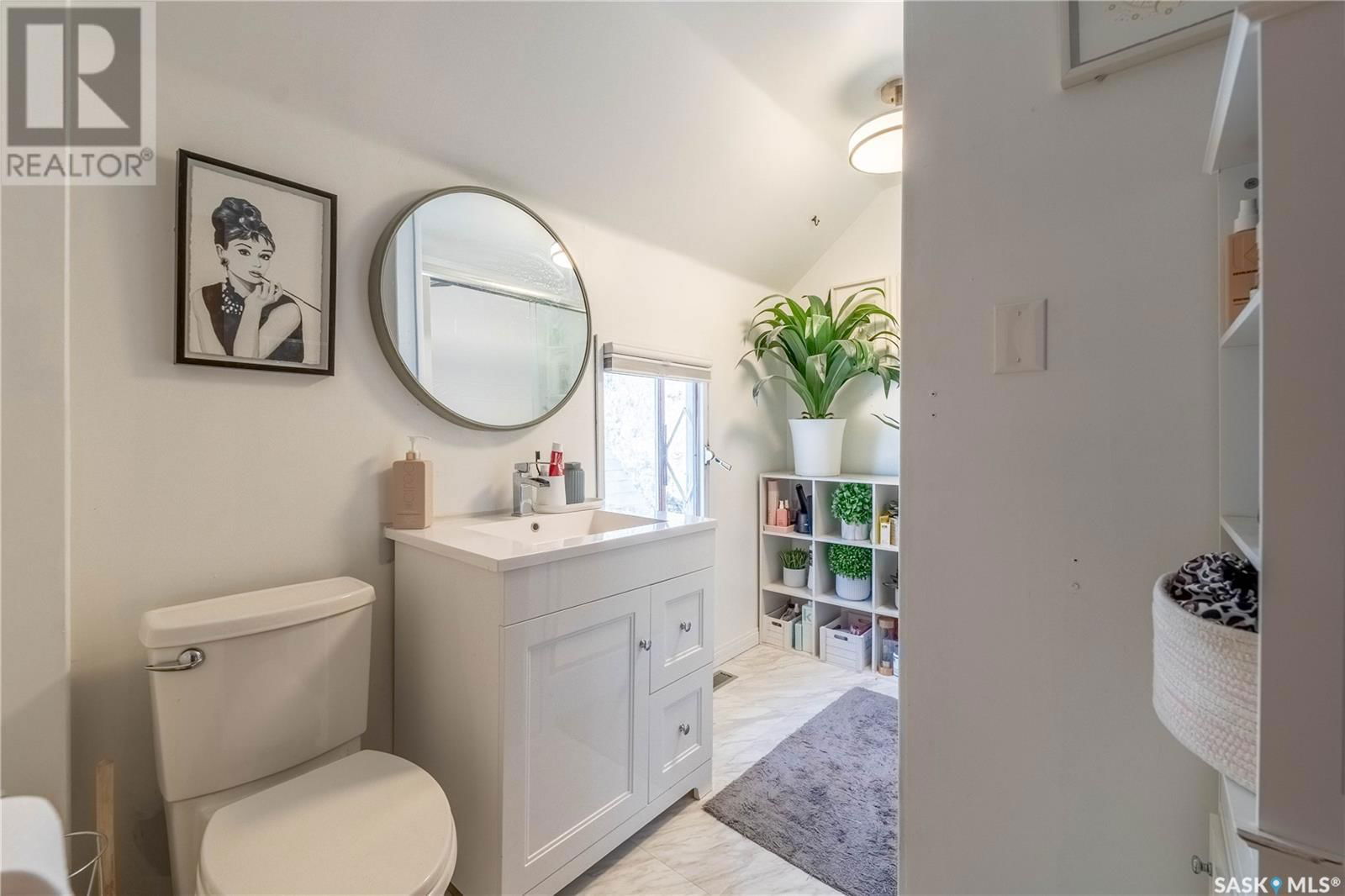 1037 3RD AVENUE Image 29