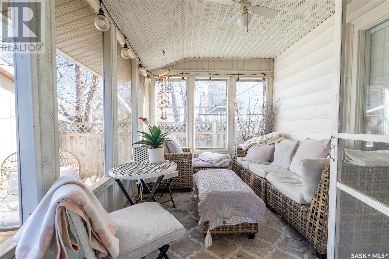 1037 3RD AVENUE Image 33