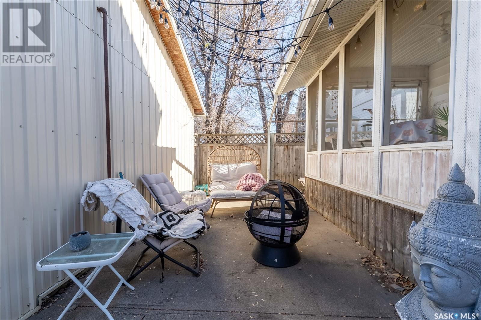 1037 3RD AVENUE Image 36
