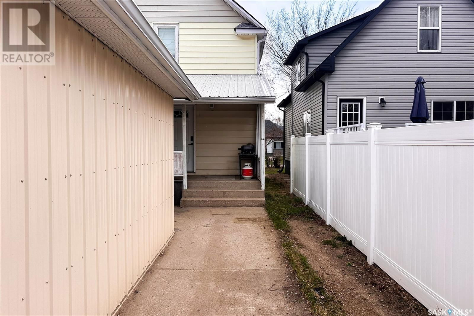 1037 3RD AVENUE Image 41