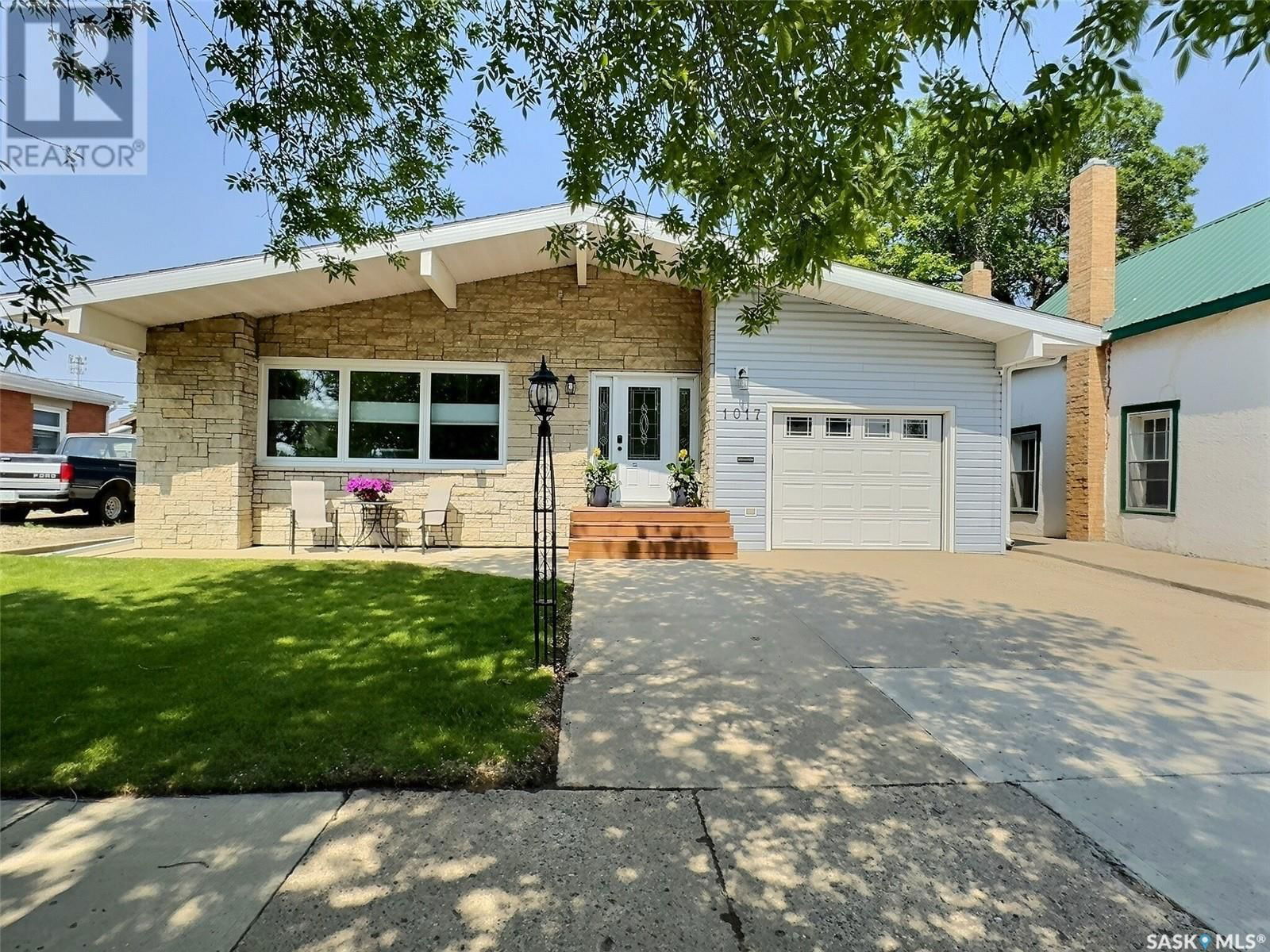 1017 2ND STREET Image 1