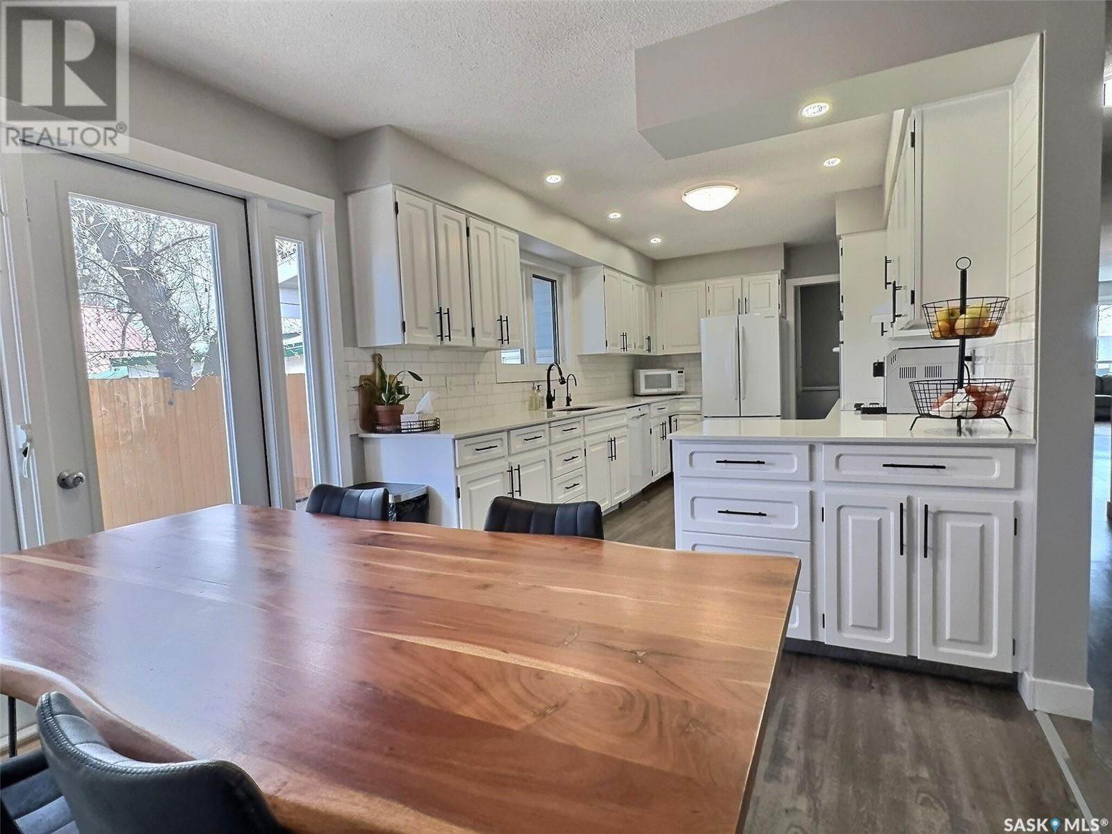 1017 2ND STREET Image 19