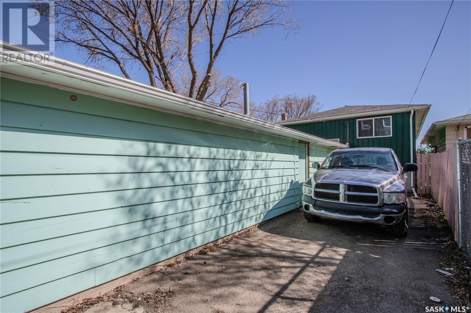 1214 Victoria Avenue Regina, Saskatchewan