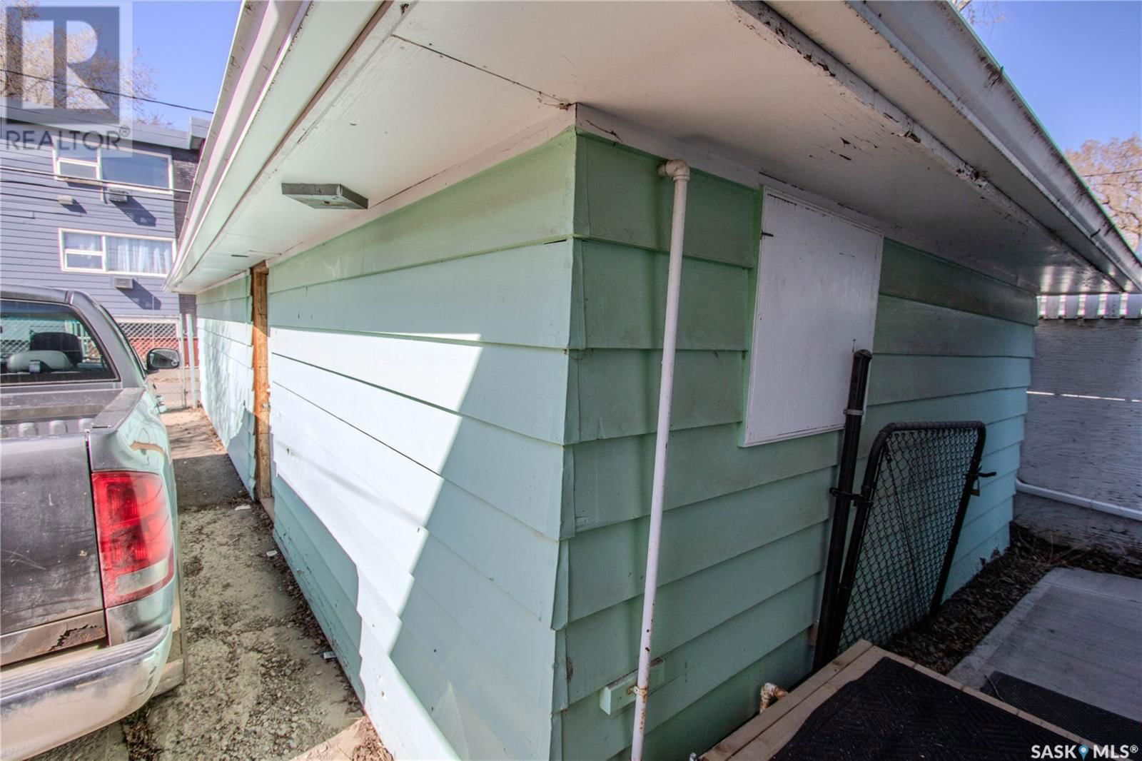 1214 Victoria Avenue Regina, Saskatchewan