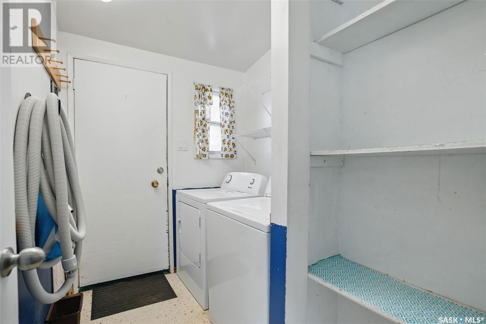 214 DRAKE AVENUE Image 15