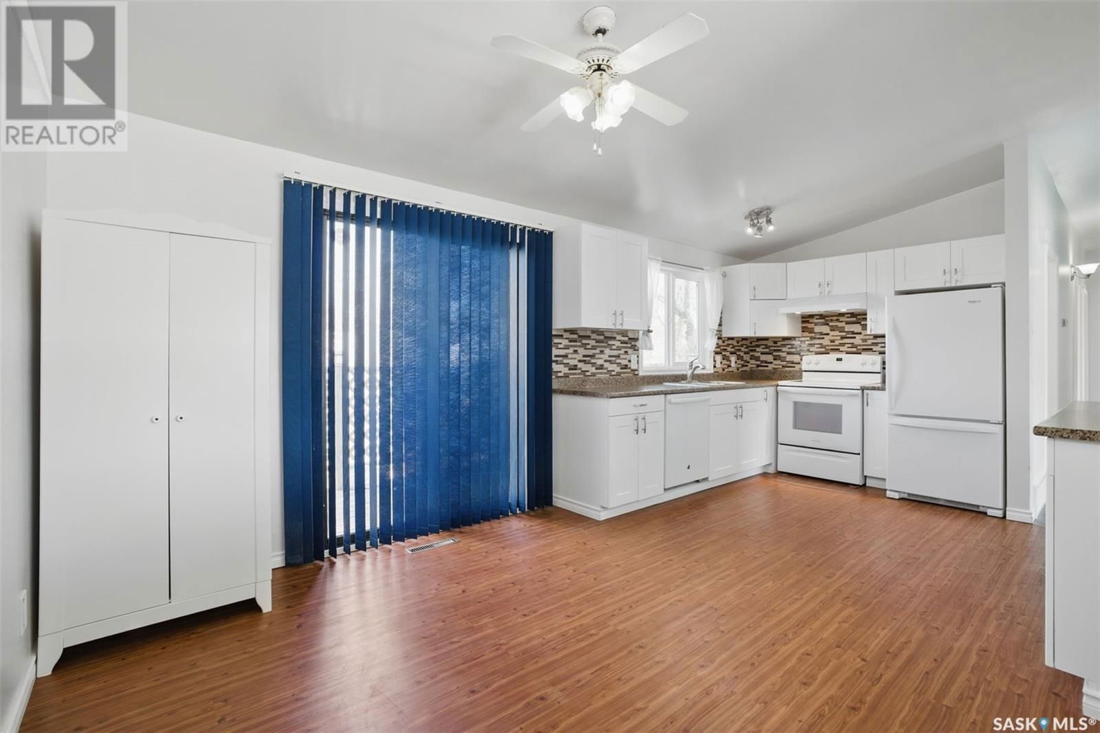 214 DRAKE AVENUE Image 7