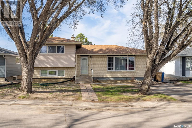 30 Wheaton Crescent Regina, Saskatchewan