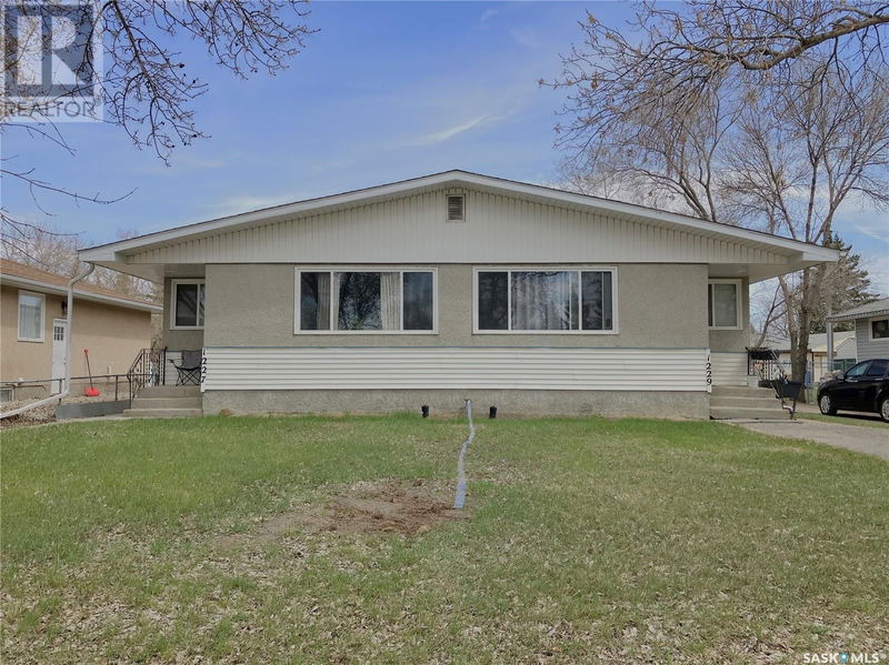 1227 - 1229 Bond Street Regina, Saskatchewan