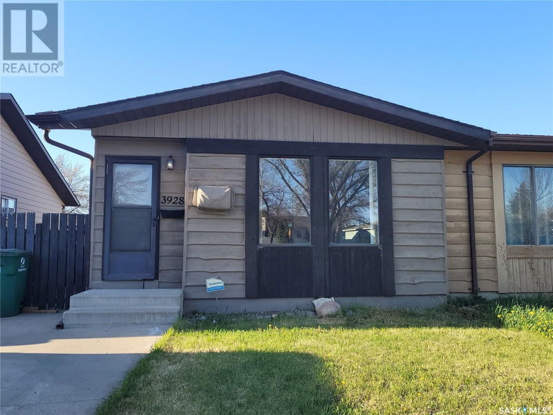 3928 Diefenbaker Drive Saskatoon, Saskatchewan
