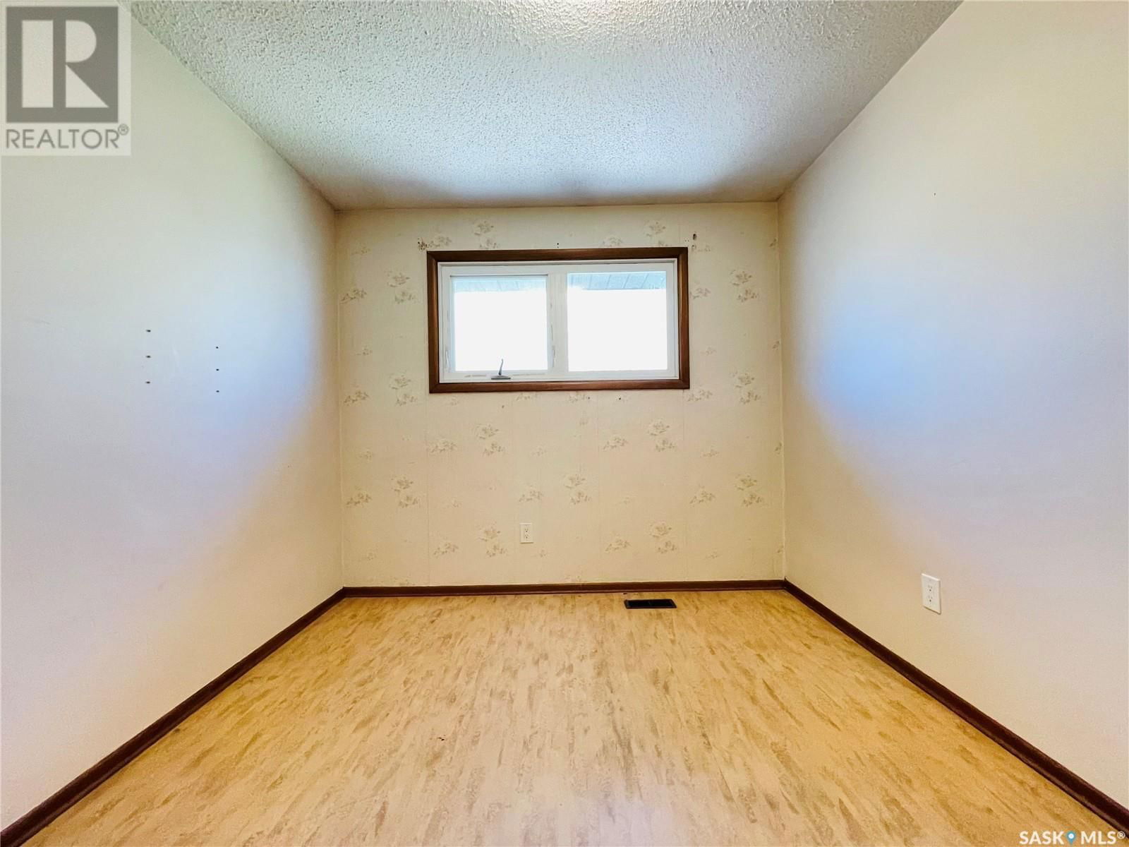 4306 Castle Road Regina, Saskatchewan