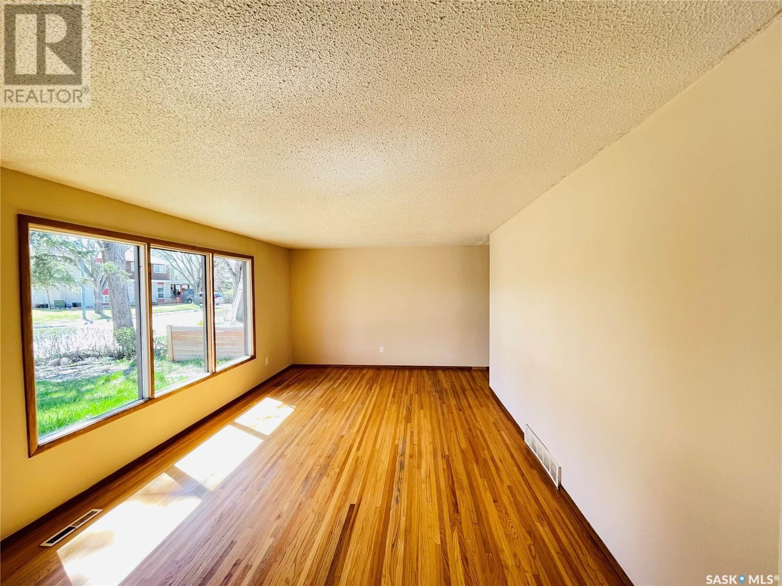 4306 Castle Road Regina, Saskatchewan