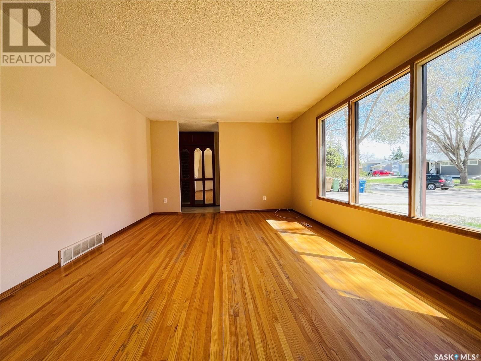 4306 Castle Road Regina, Saskatchewan