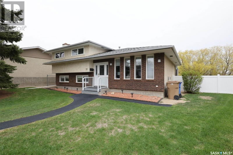 32 Dowie Bay Regina, Saskatchewan