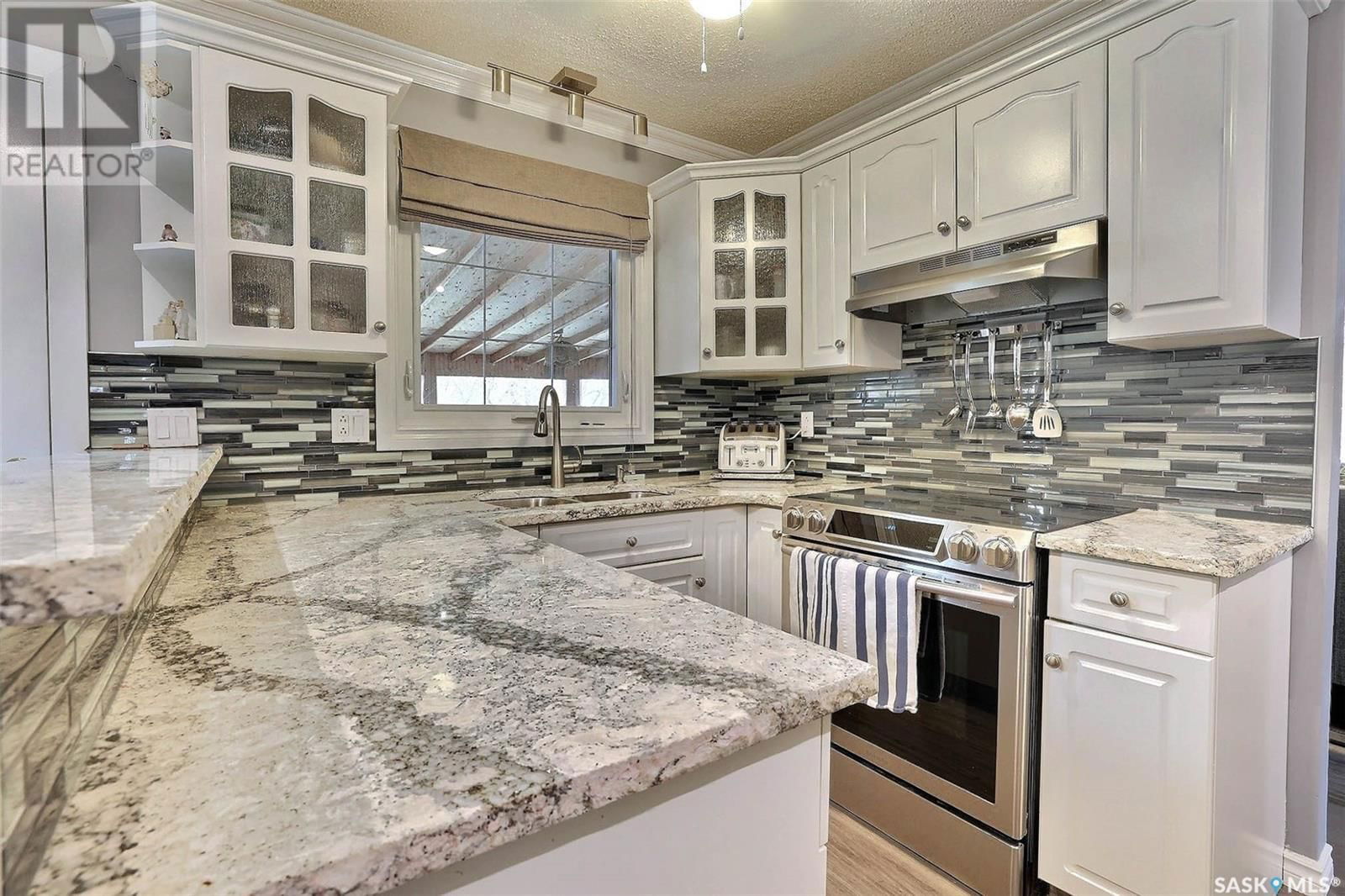 32 Dowie Bay Regina, Saskatchewan