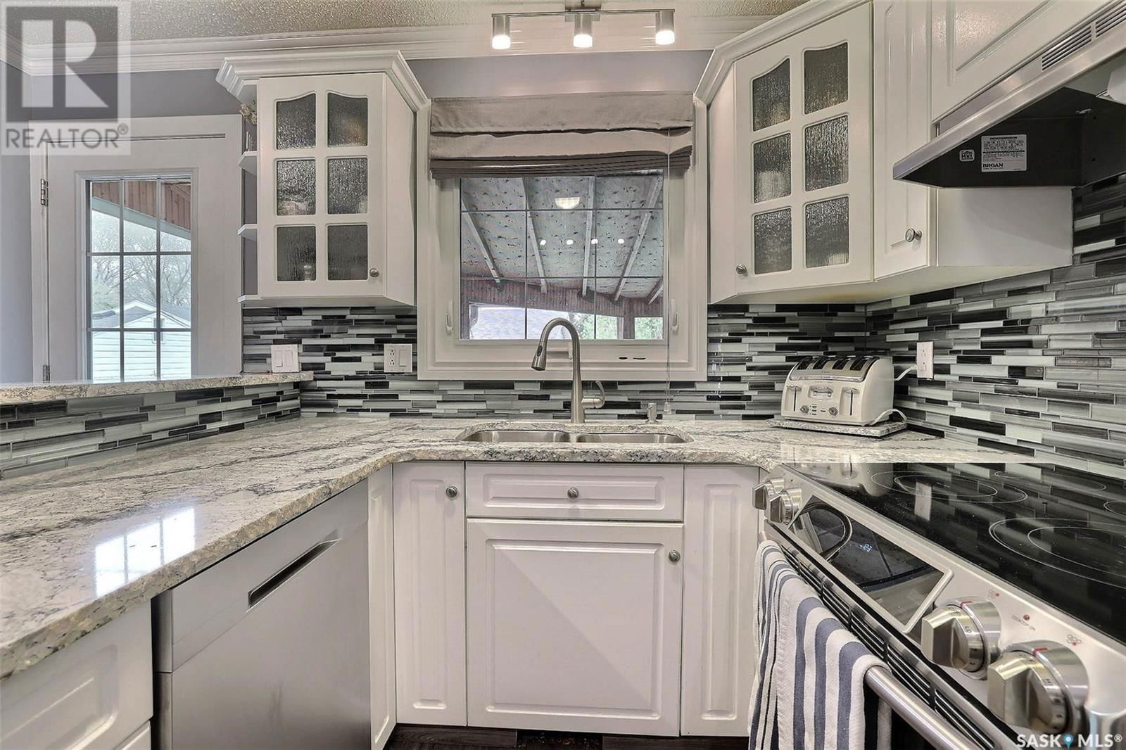 32 Dowie Bay Regina, Saskatchewan