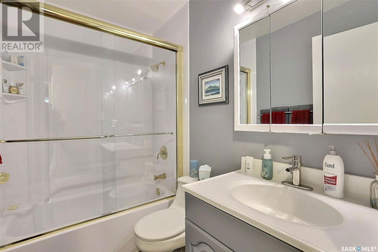 32 Dowie Bay Regina, Saskatchewan