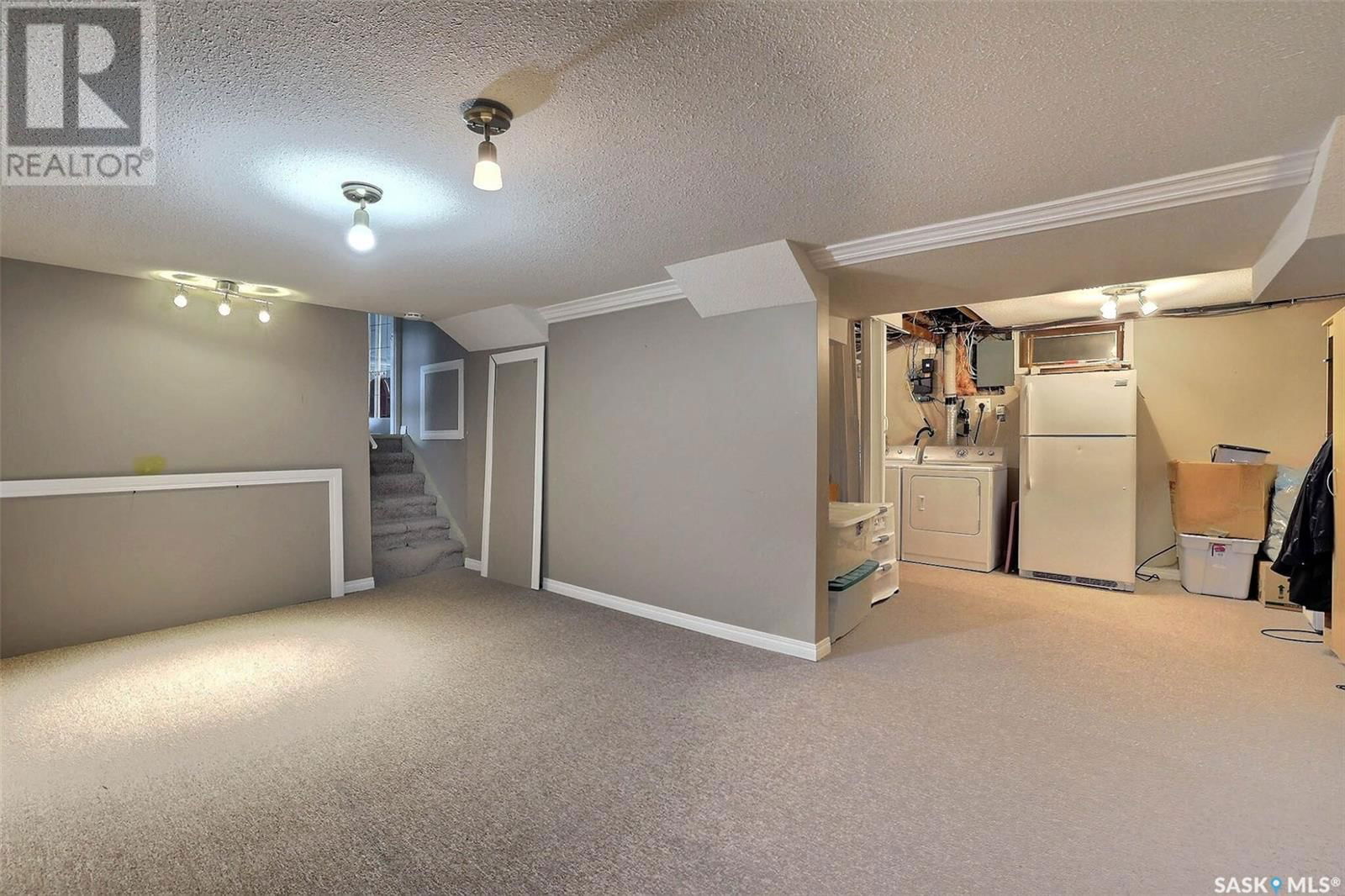 32 Dowie Bay Regina, Saskatchewan