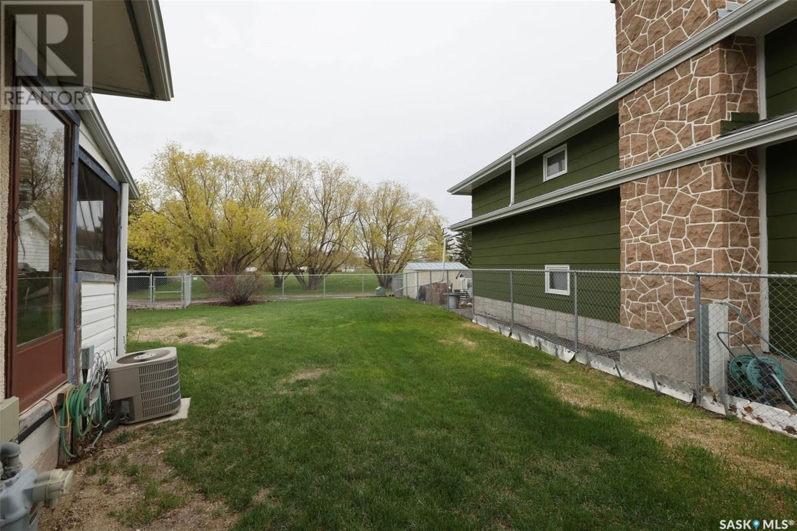 32 Dowie Bay Regina, Saskatchewan
