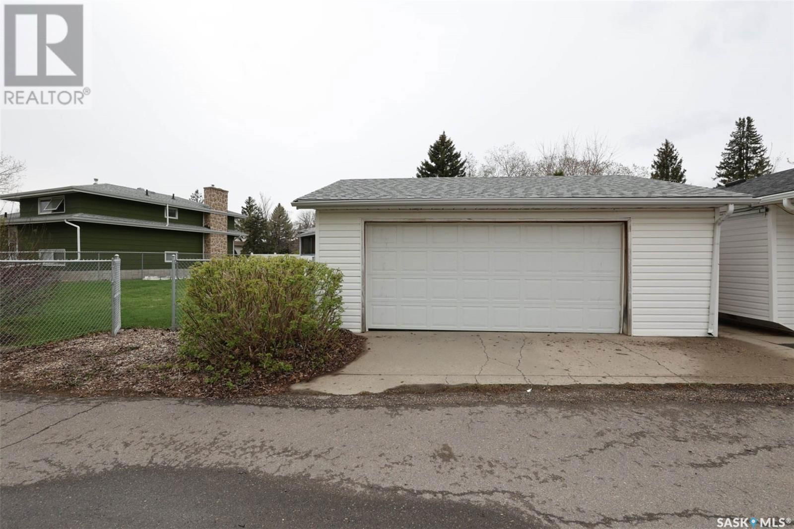 32 Dowie Bay Regina, Saskatchewan