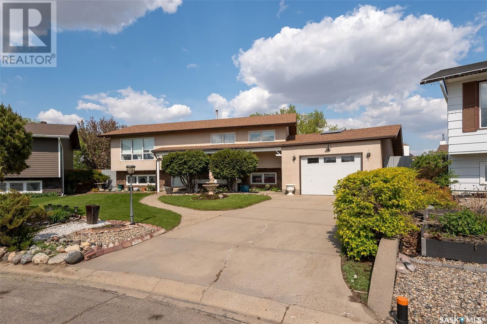 1523 CREE CRESCENT Image 1