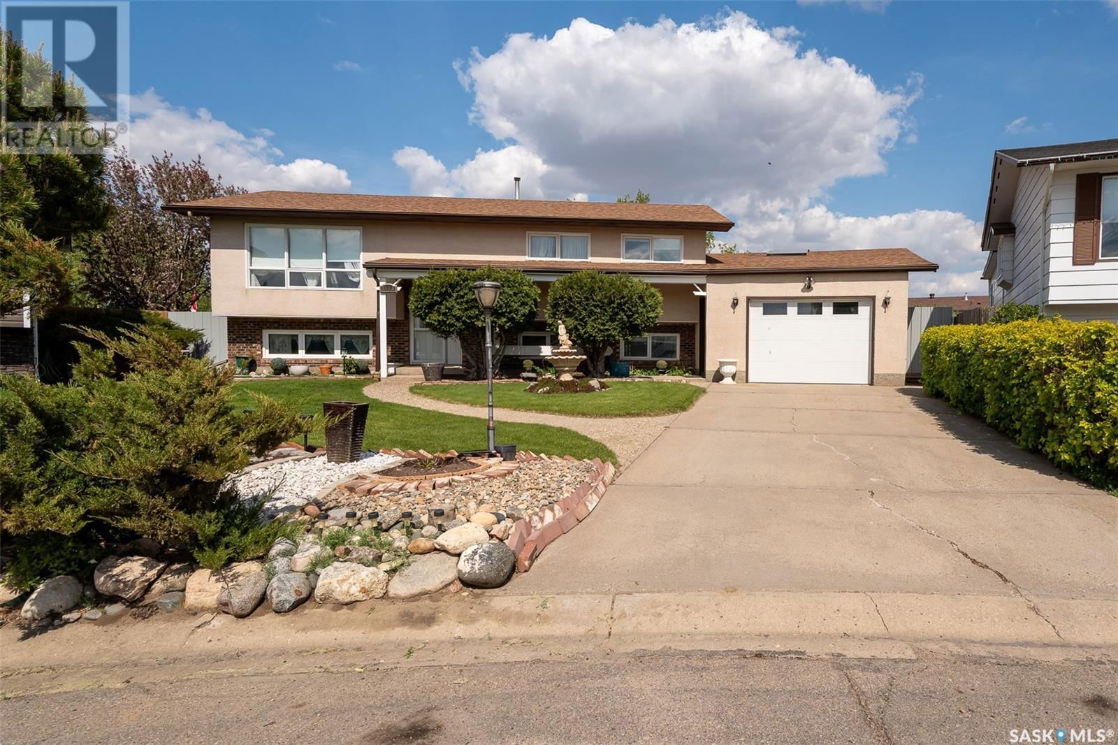 1523 CREE CRESCENT Image 2