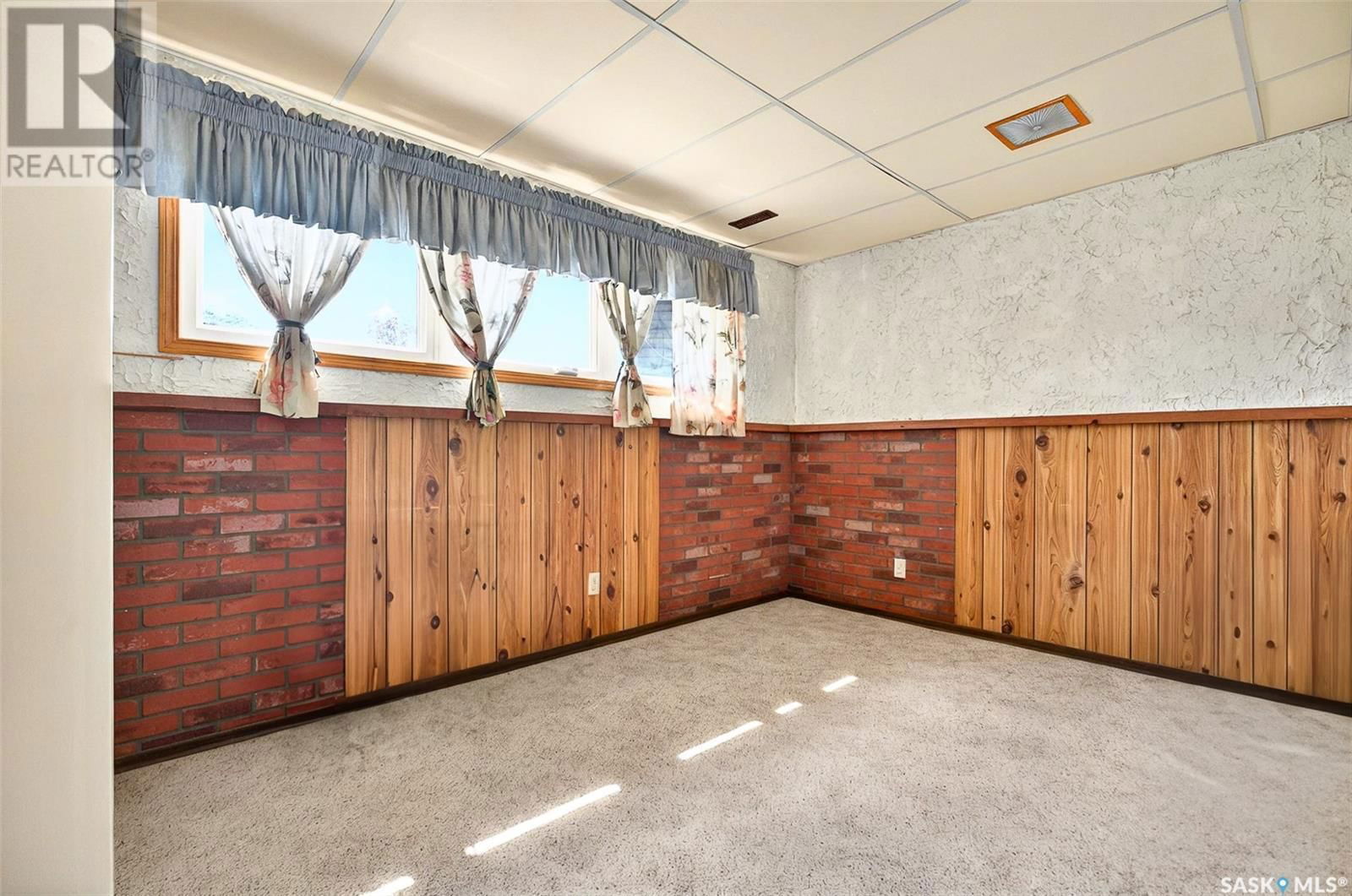 1523 CREE CRESCENT Image 25