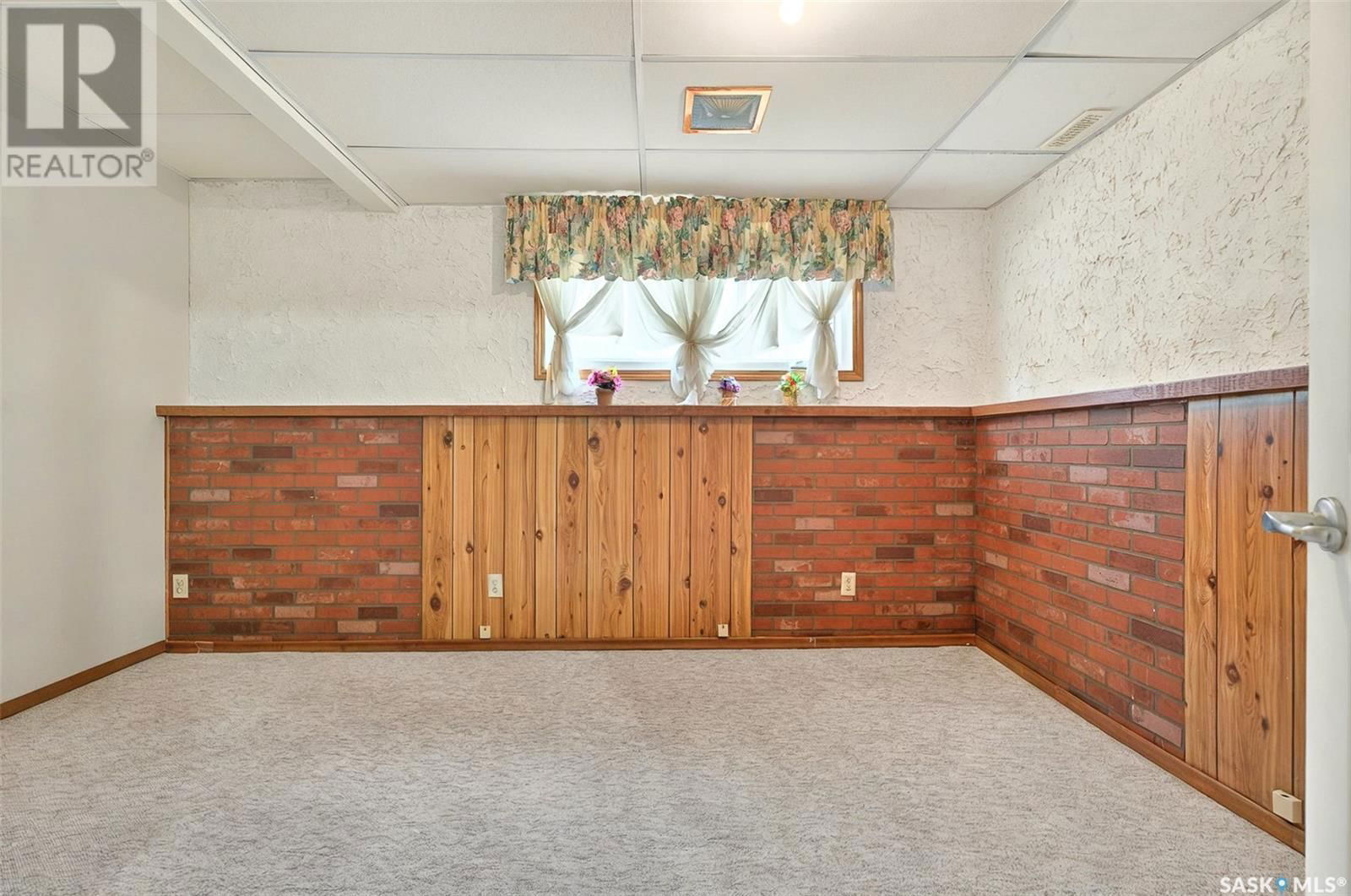 1523 CREE CRESCENT Image 27