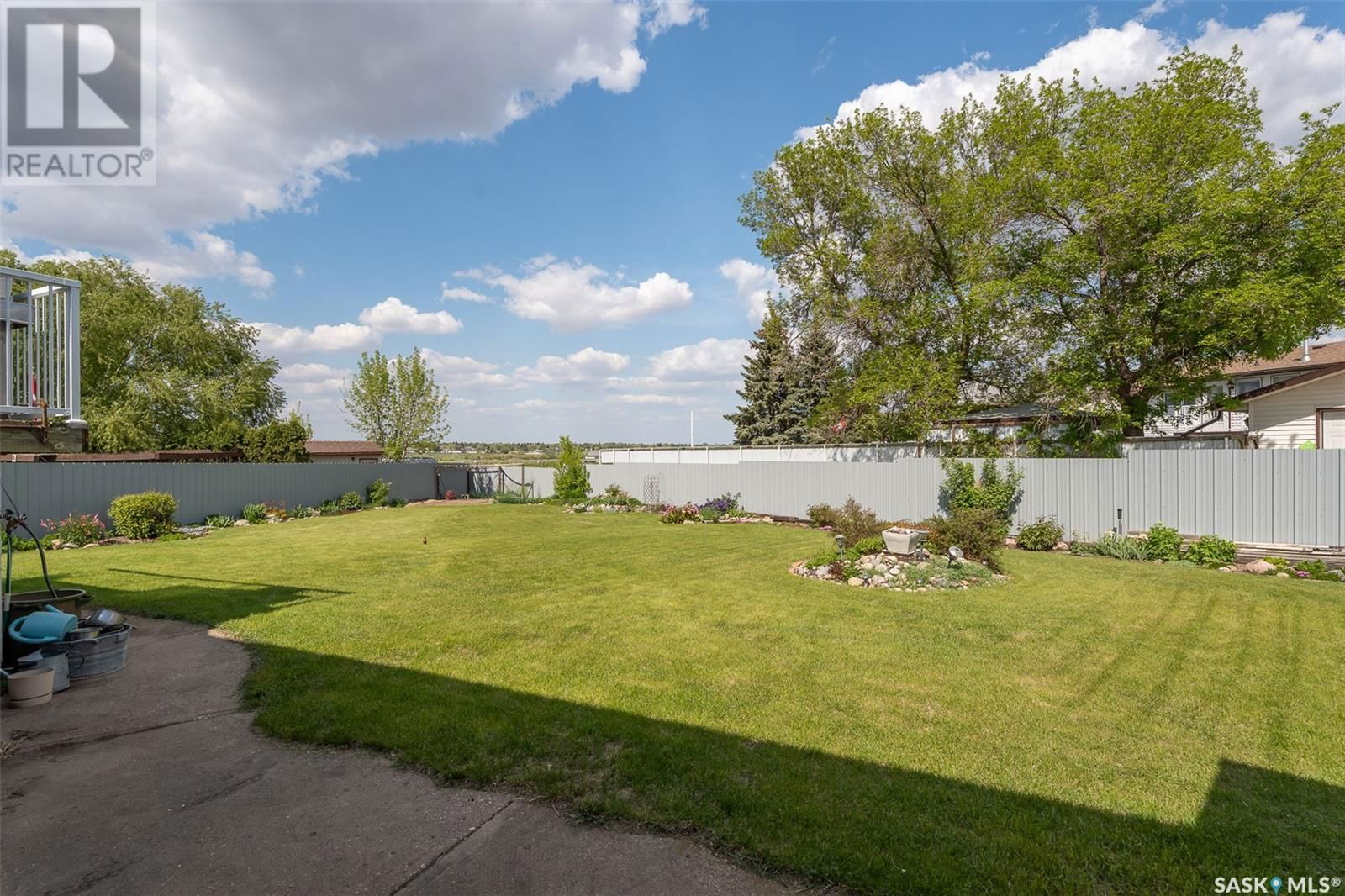 1523 CREE CRESCENT Image 4