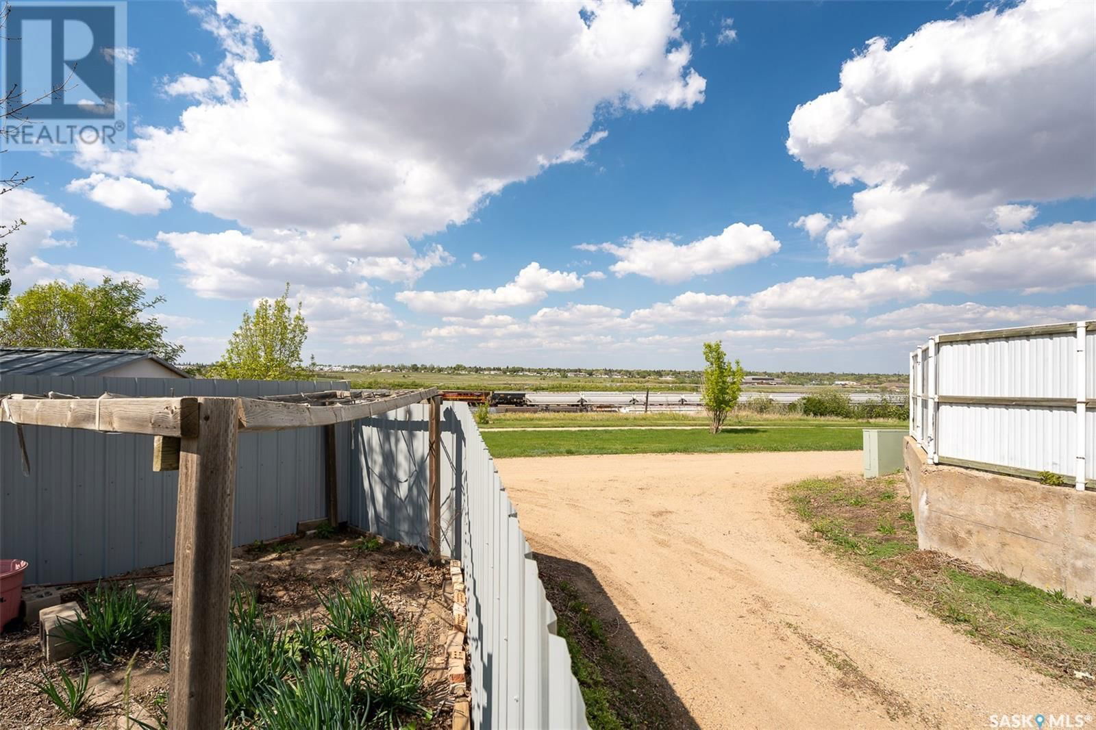 1523 CREE CRESCENT Image 9