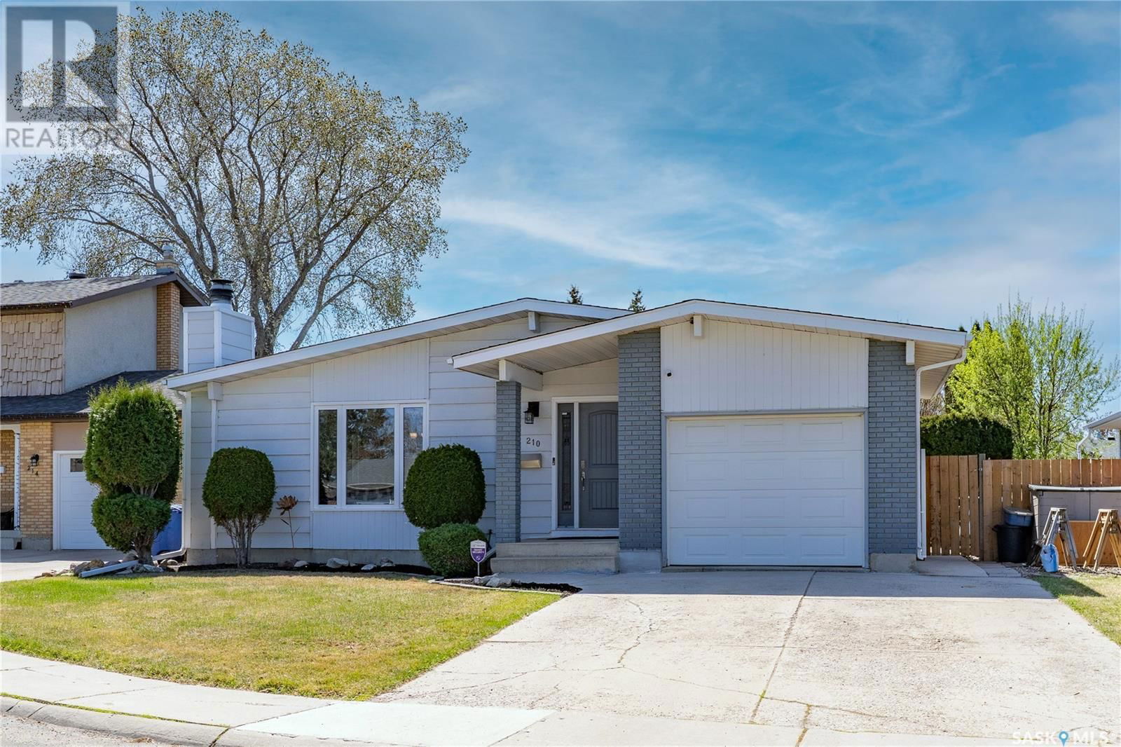 210 La Loche Terrace Saskatoon, Saskatchewan