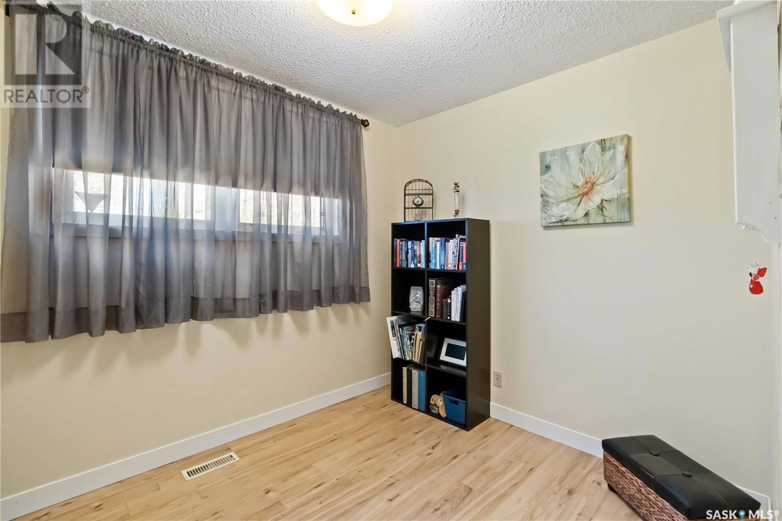 1045 Mahoney Avenue Saskatoon, Saskatchewan