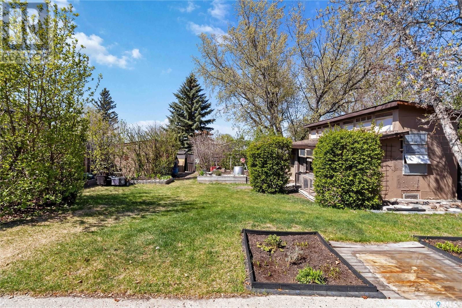 1045 Mahoney Avenue Saskatoon, Saskatchewan