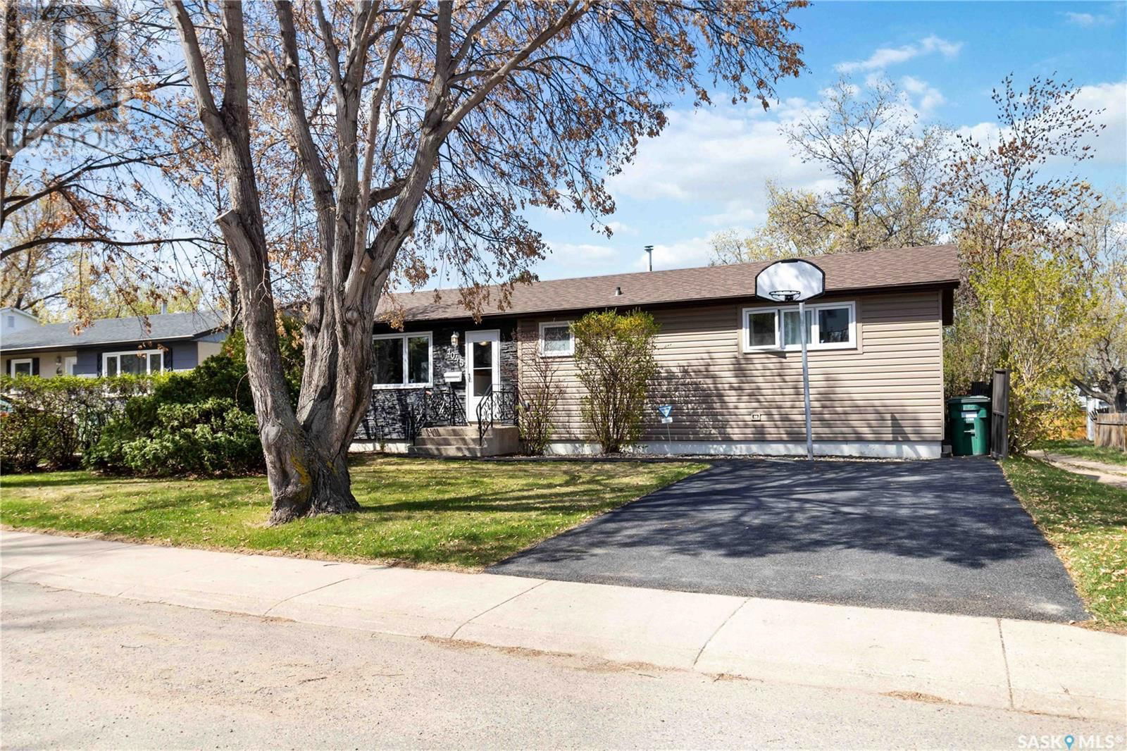 1045 Mahoney Avenue Saskatoon, Saskatchewan
