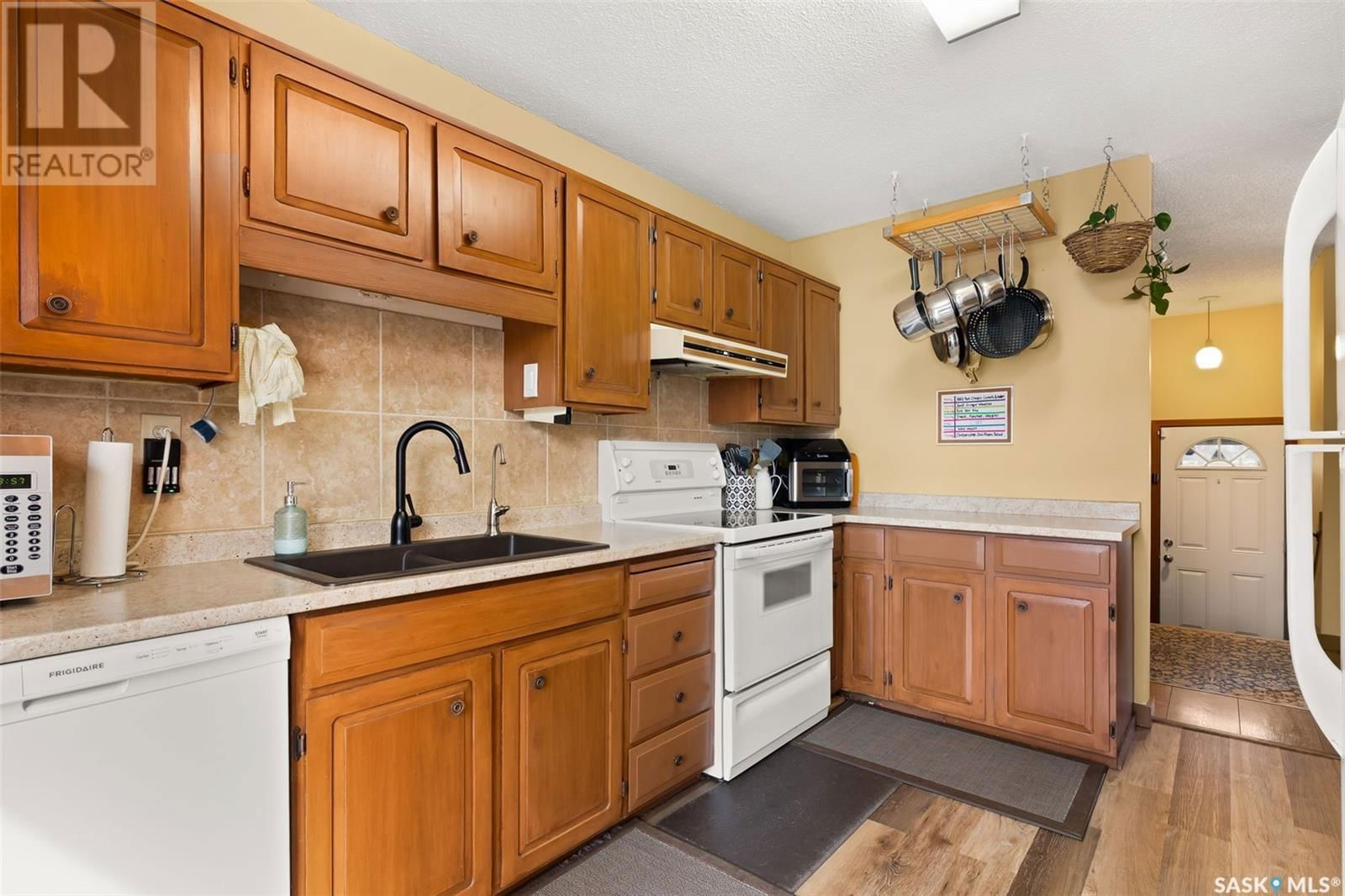 3308 Grant Road Regina, Saskatchewan