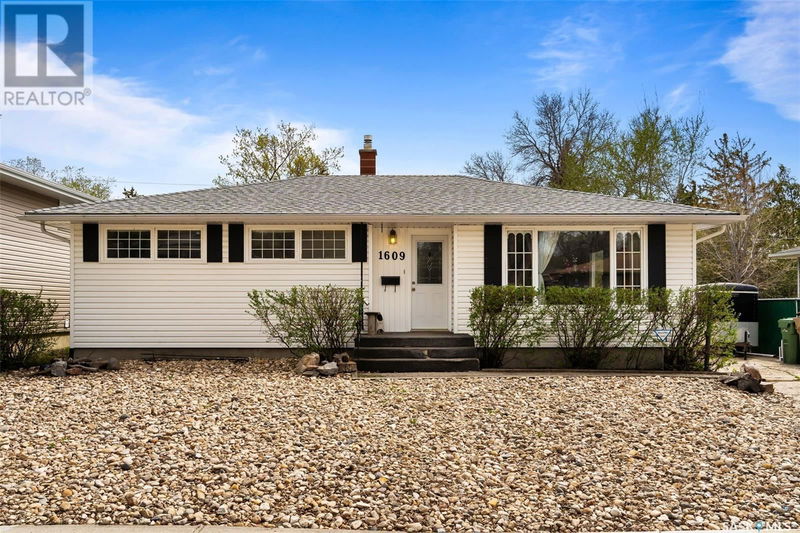 1609 Uhrich Avenue Regina, Saskatchewan