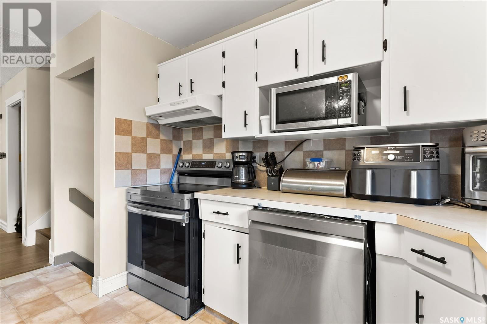 346 WELLINGTON DRIVE Image 12