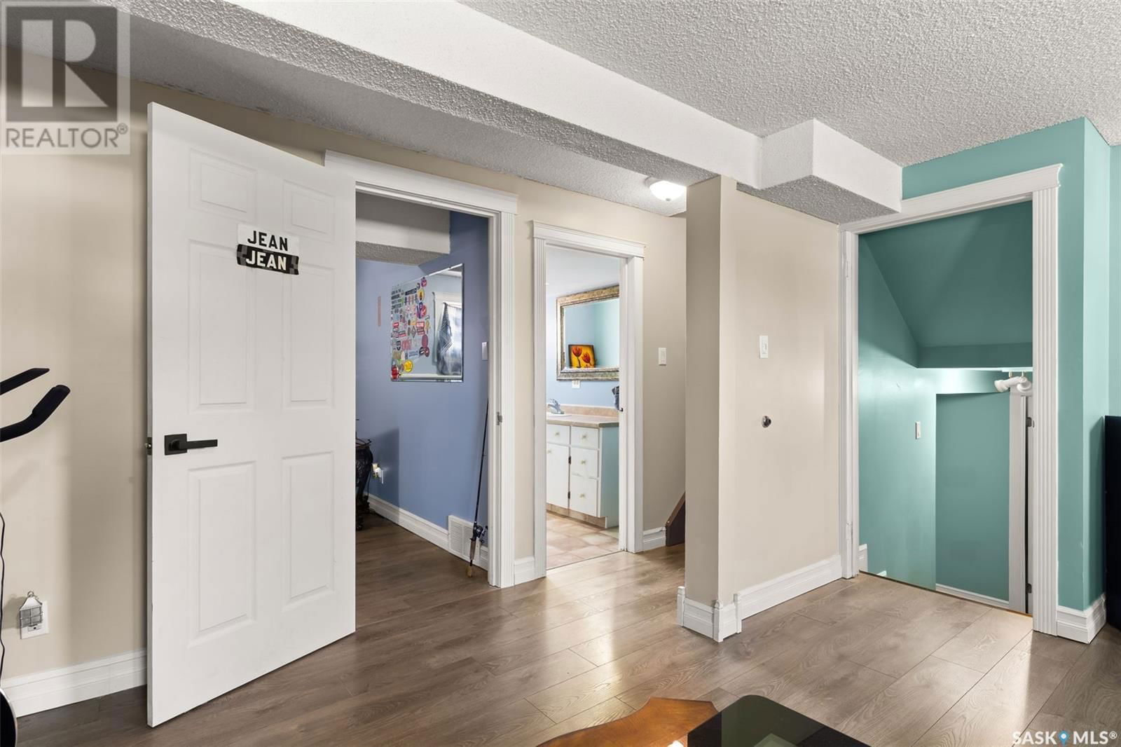 346 WELLINGTON DRIVE Image 24