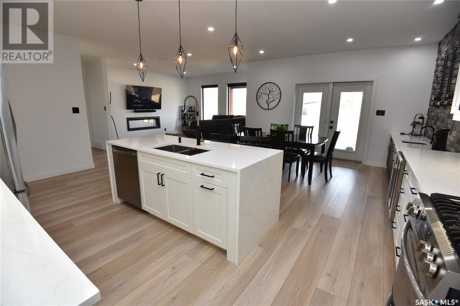 302 COVENTRY CRESCENT Image 13