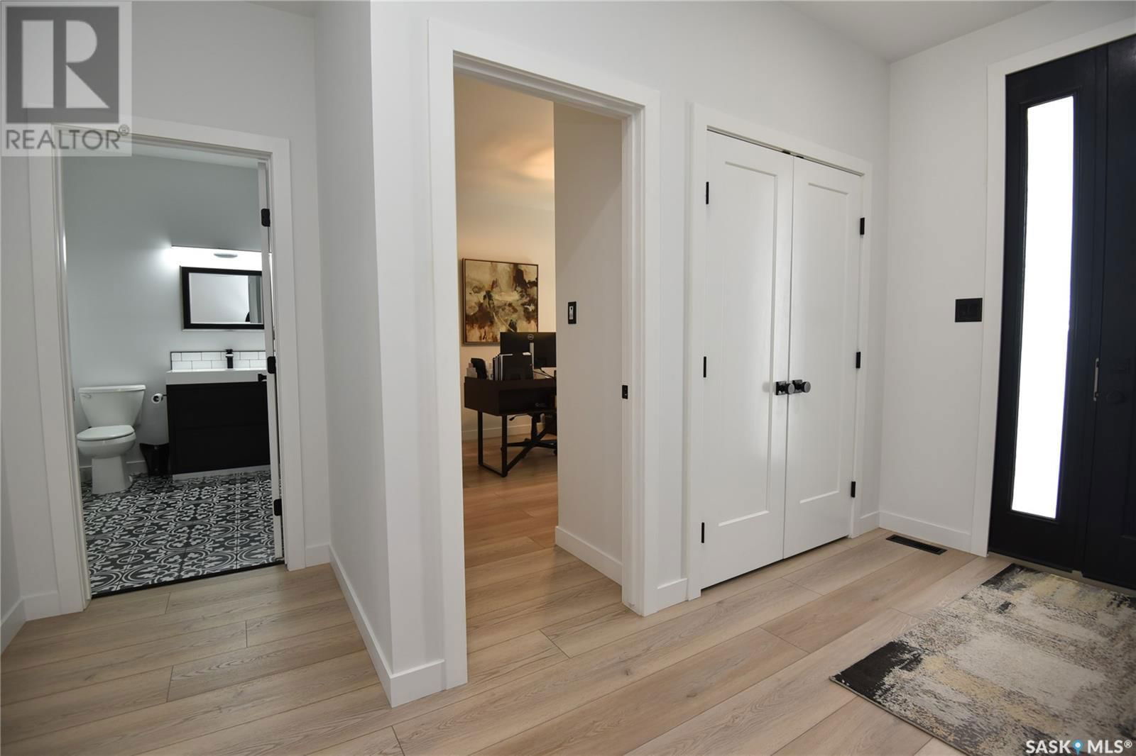 302 COVENTRY CRESCENT Image 3