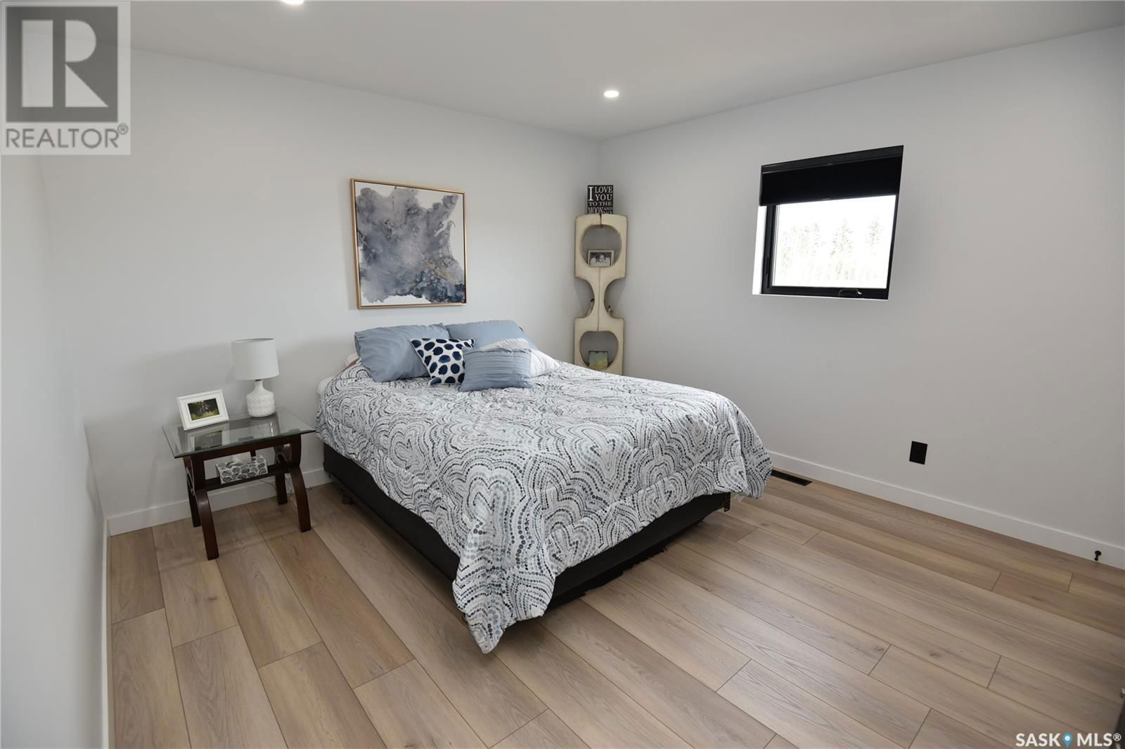 302 COVENTRY CRESCENT Image 34