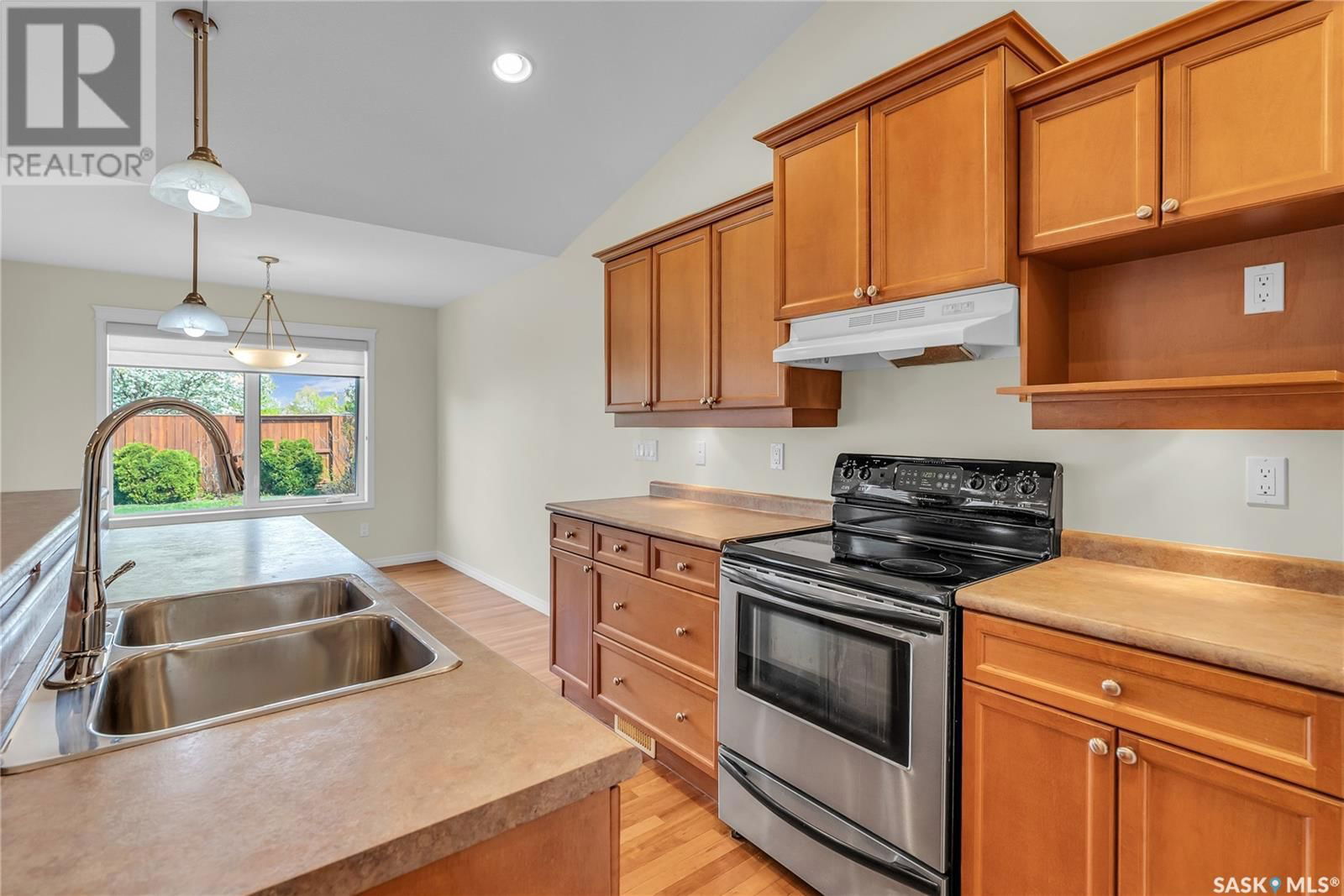 327 Bolton Way Saskatoon, Saskatchewan
