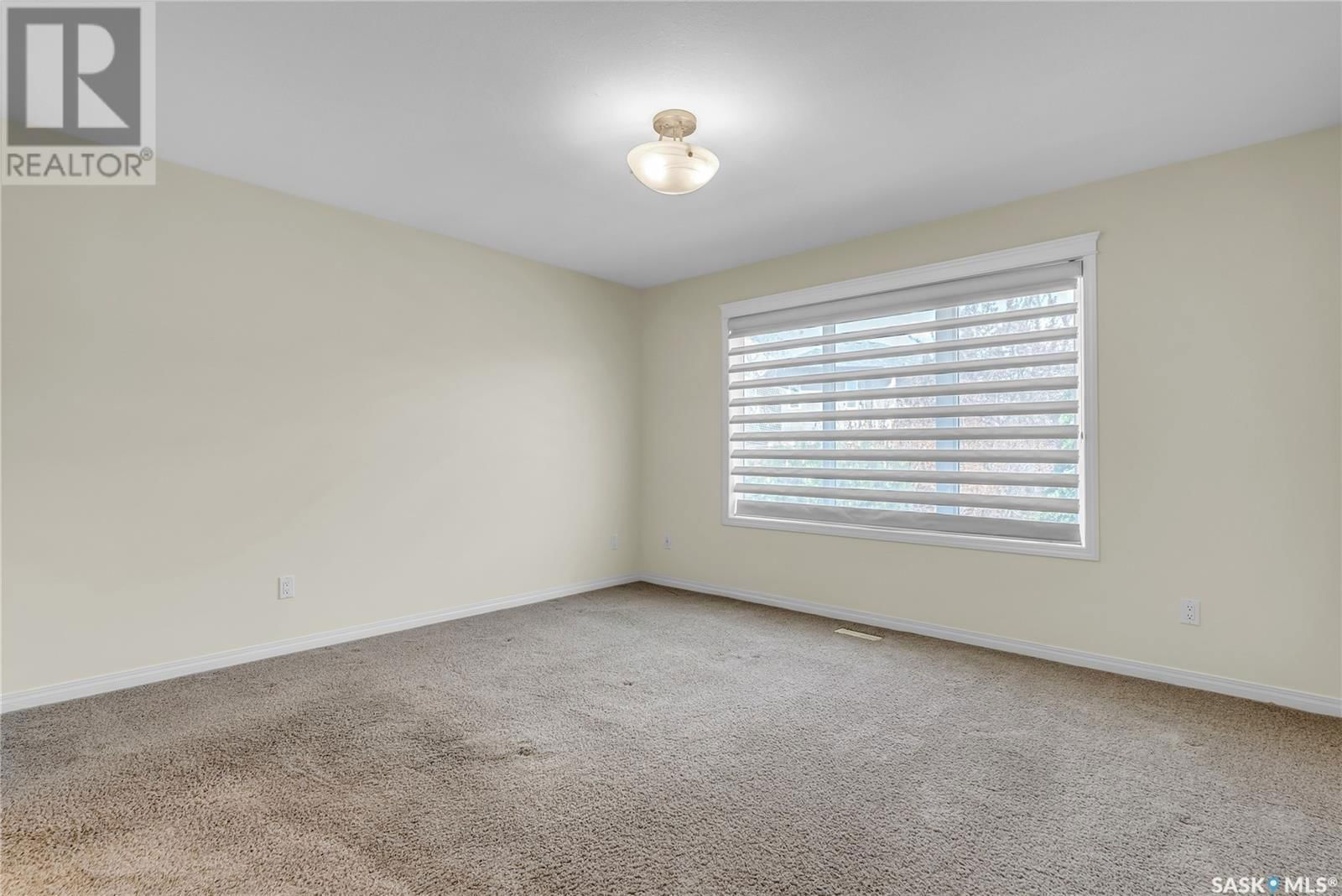 327 Bolton Way Saskatoon, Saskatchewan