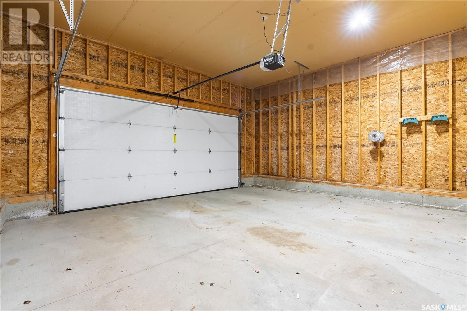 327 Bolton Way Saskatoon, Saskatchewan