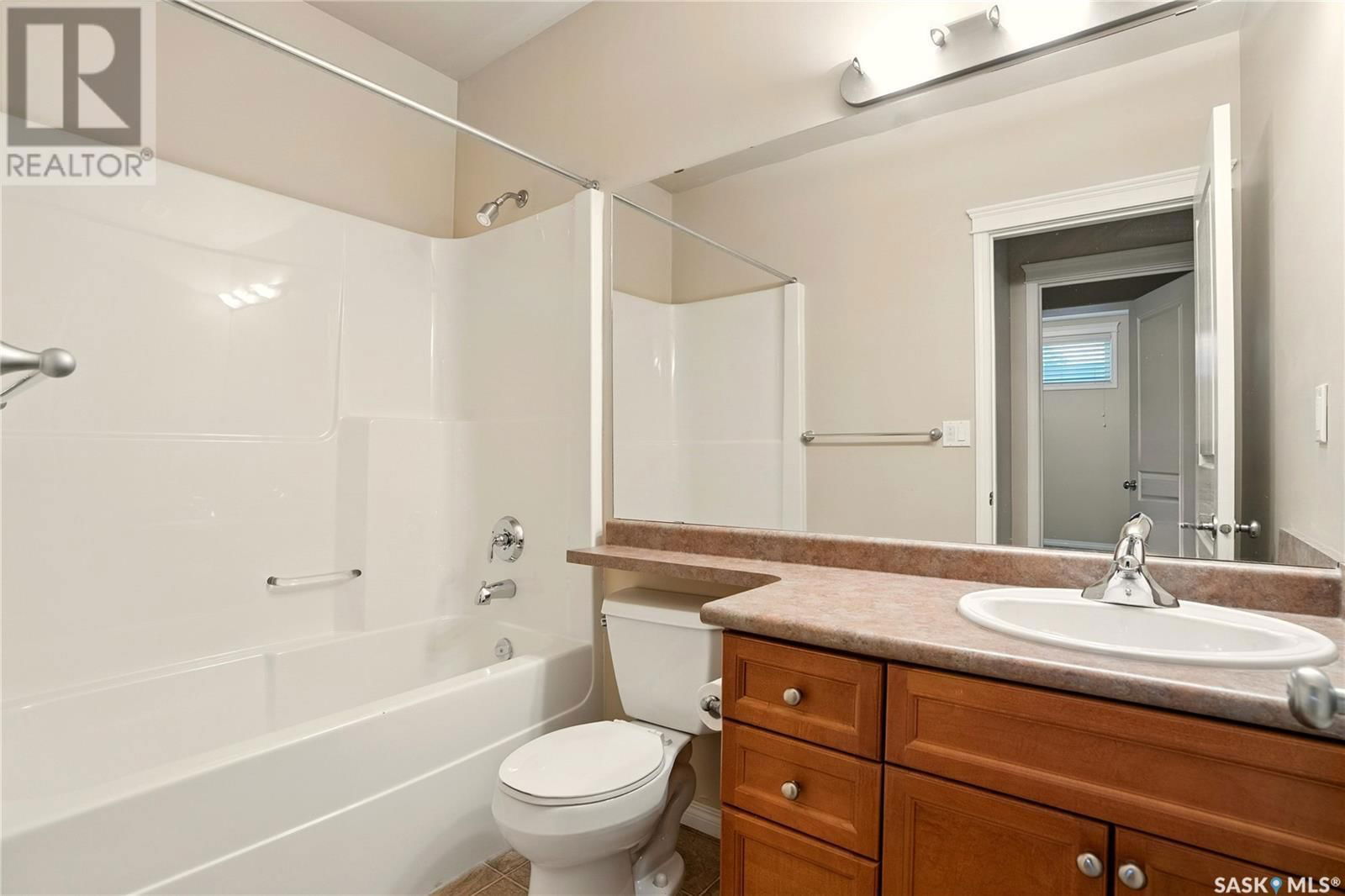 327 Bolton Way Saskatoon, Saskatchewan