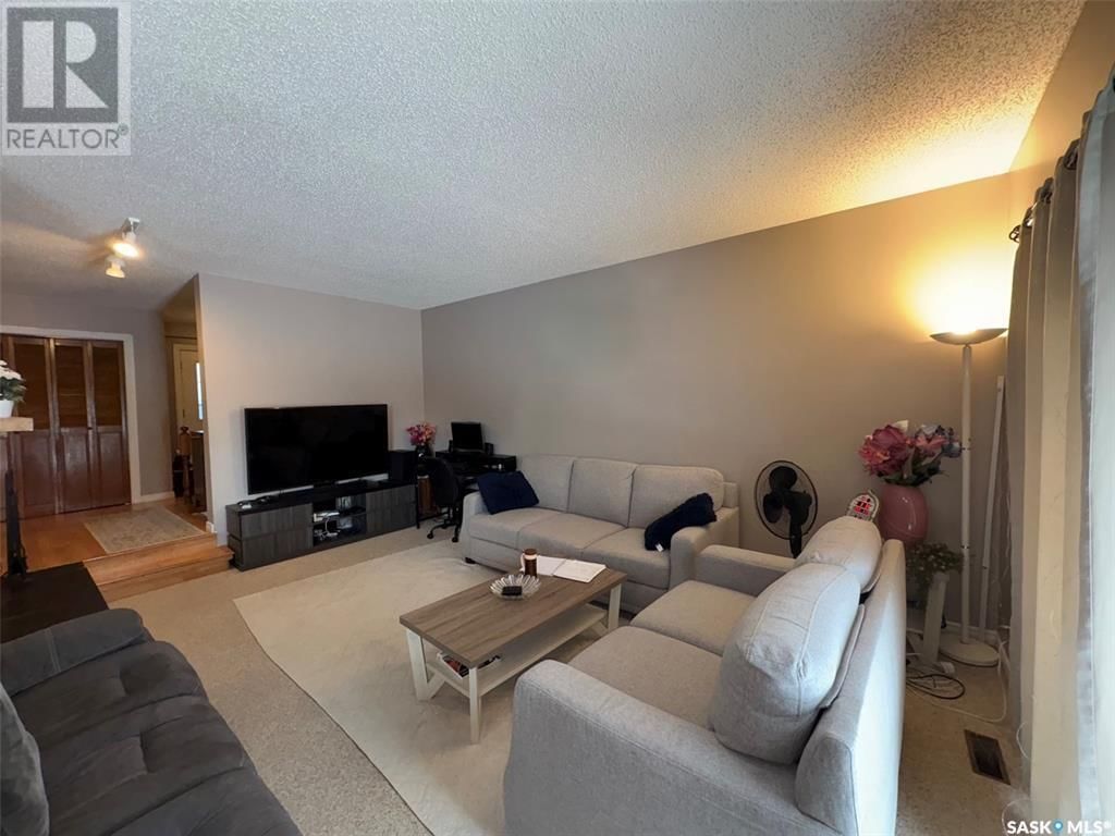 7211 Sherwood Drive Regina, Saskatchewan