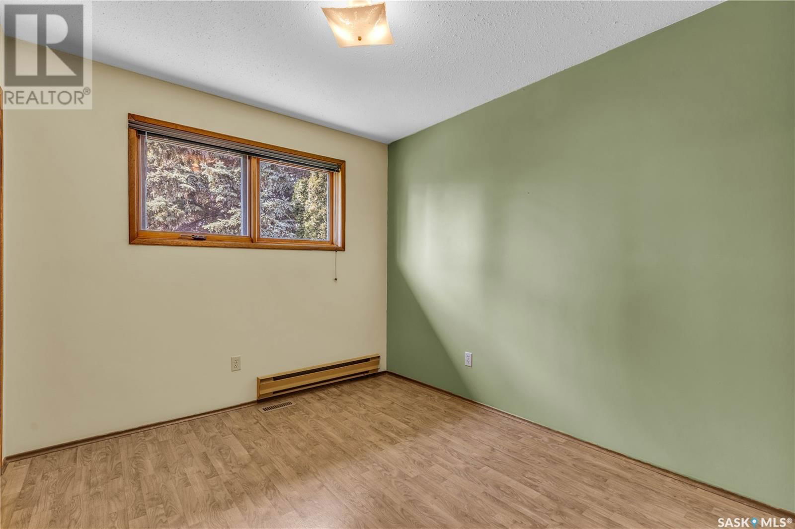 201 RIVERBEND CRESCENT Image 18